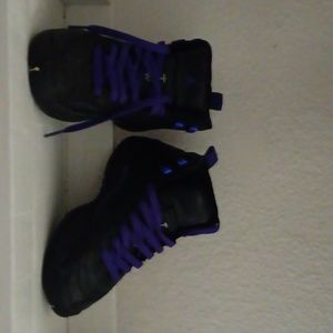 Jordan's jumpman size 5.5 youth, black/ purple